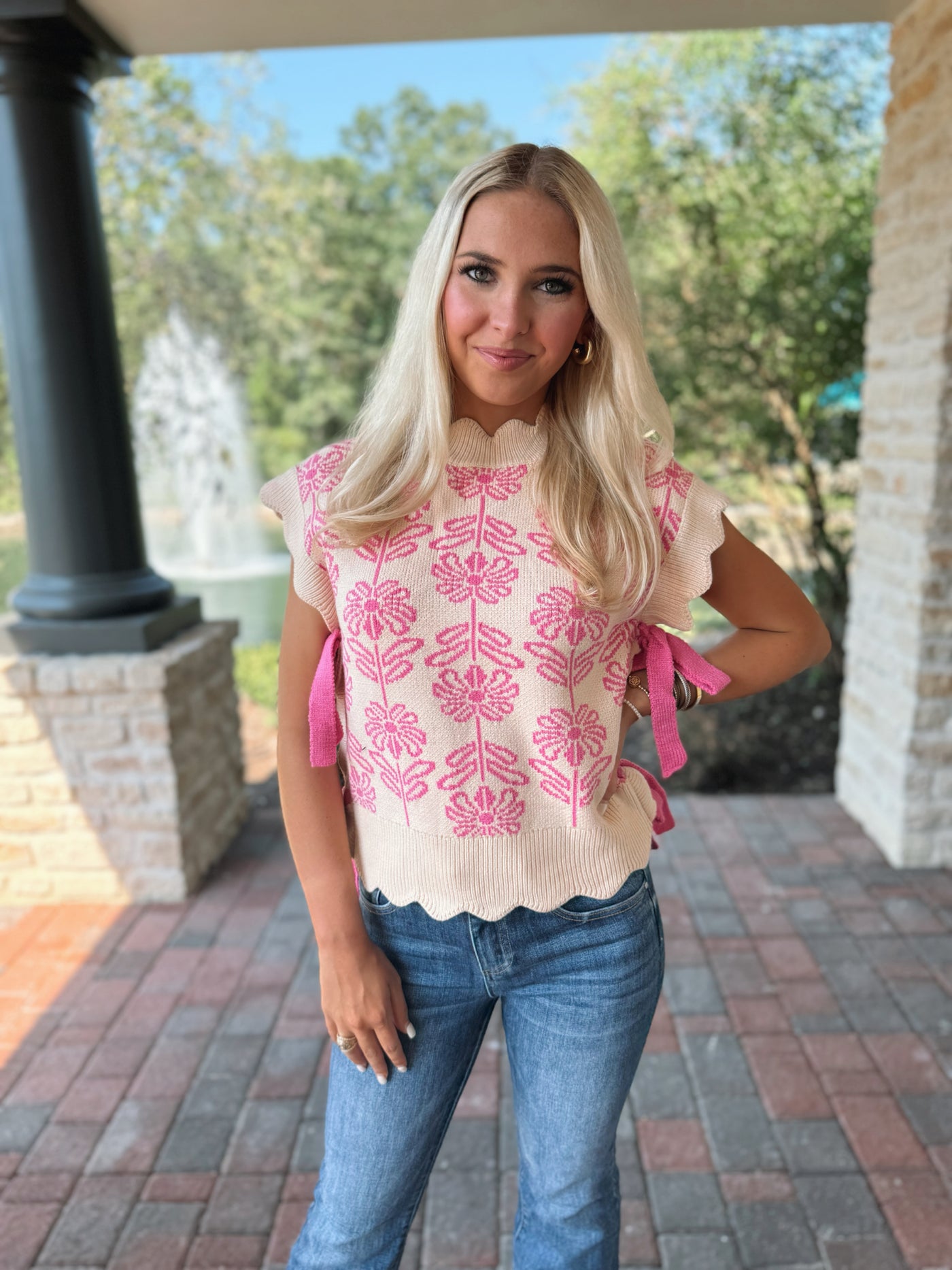 Ribbed Scalloped Flower Sweater - Pink