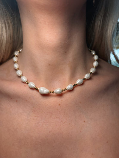 Pearl Chic Necklace