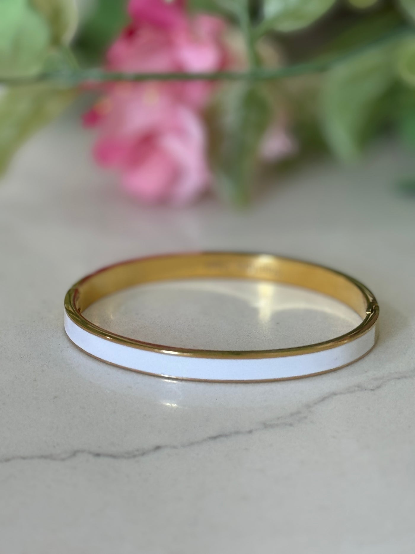 Crème and Gold Bangle Bracelet