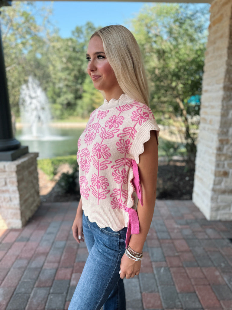 Ribbed Scalloped Flower Sweater - Pink