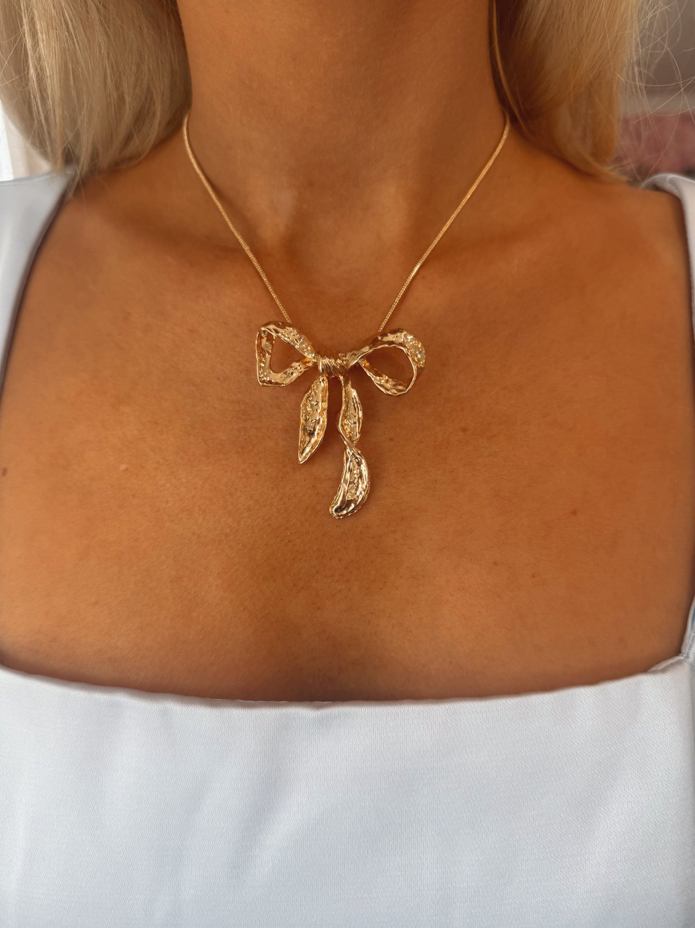 Big Gold Bow Necklace